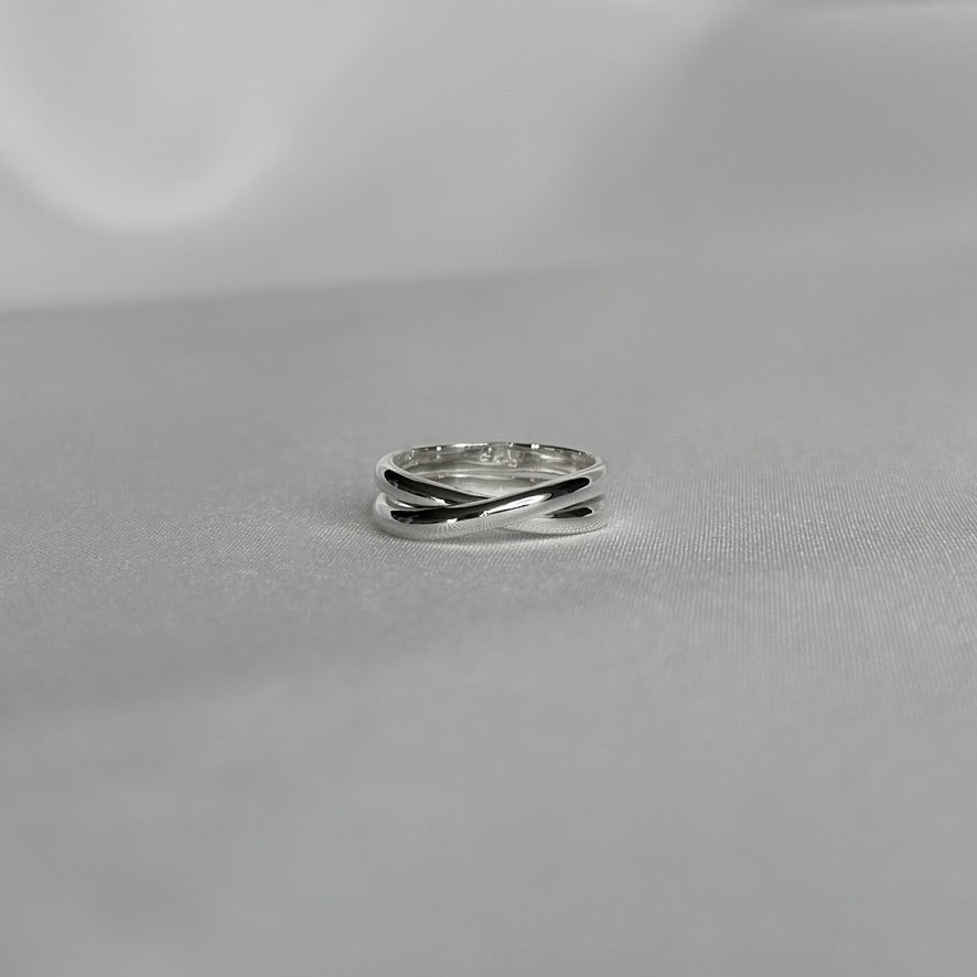 Crossover Ring