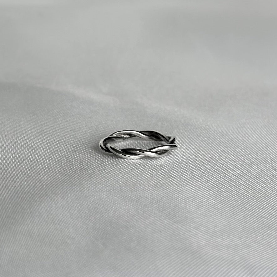 Oxidised Twisted Ring