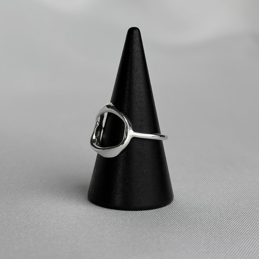 Mobius Agape Ring