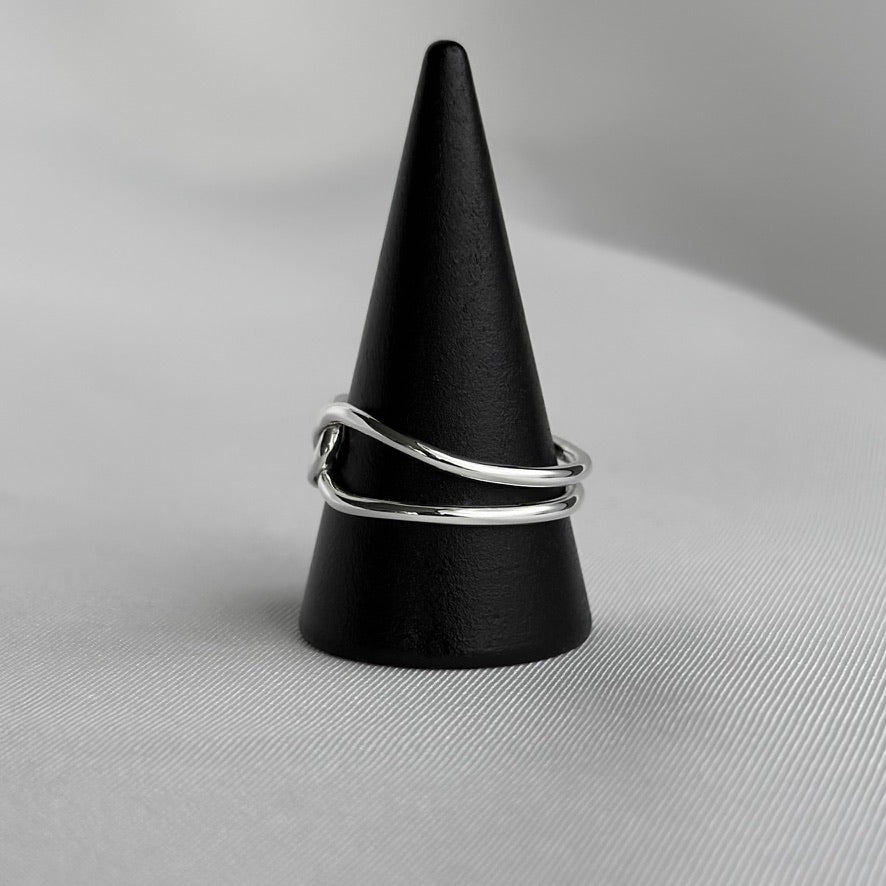 Interlocking Wire Ring