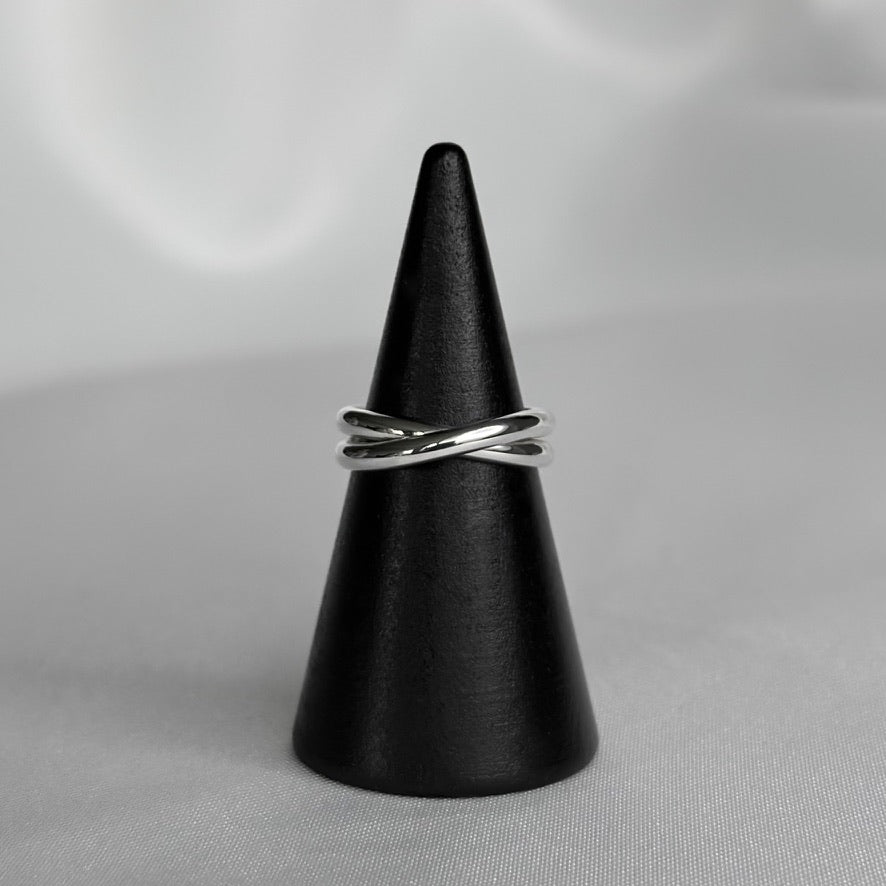 Crossover Ring