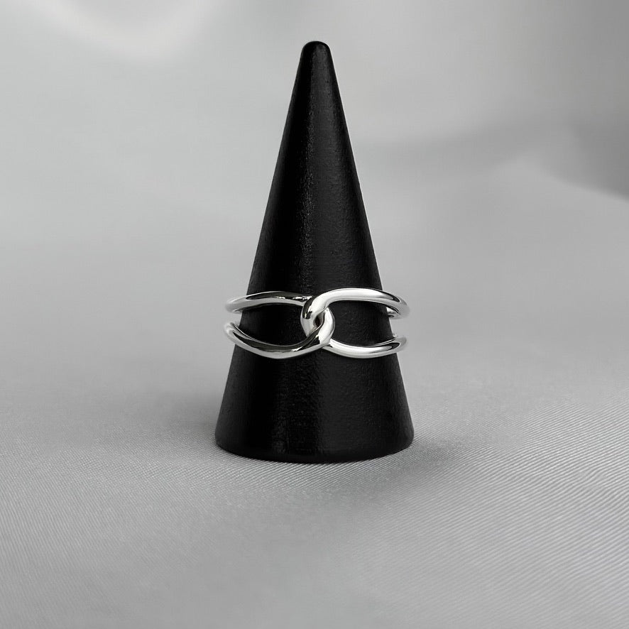 Interlocking Wire Ring