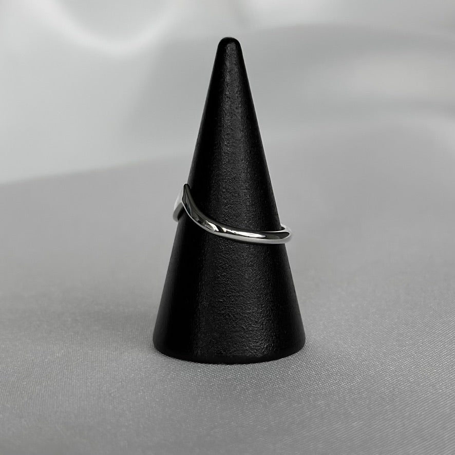 Thin Wishbone Ring