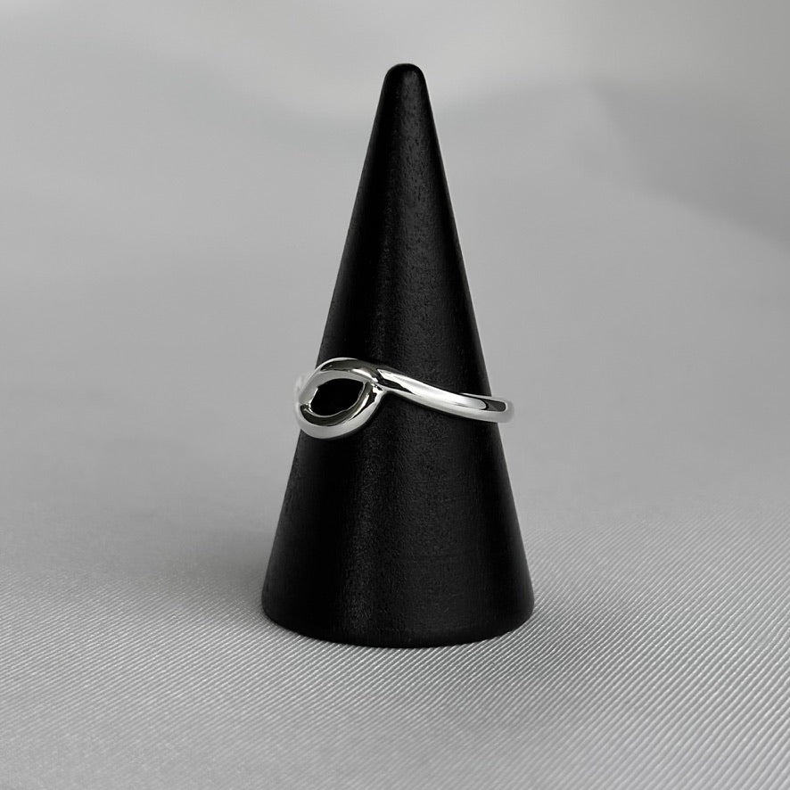 Agape Side Oval Ring