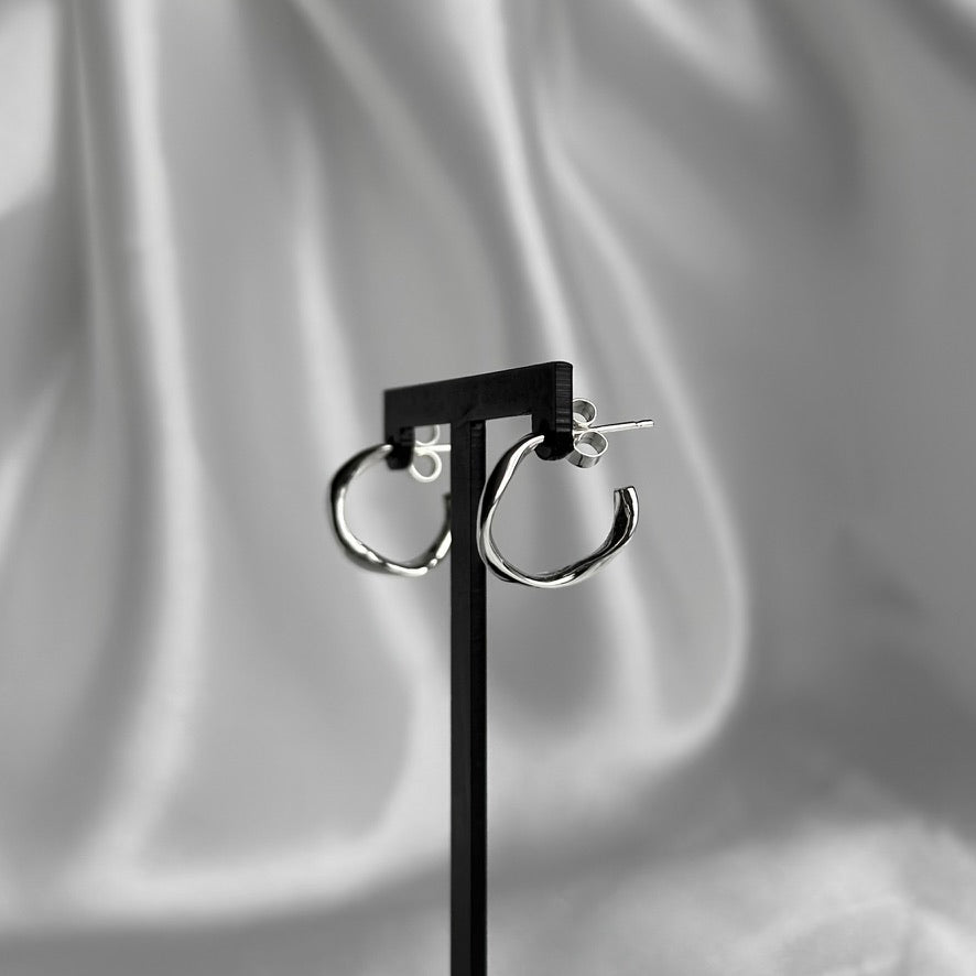 Mobius Hoops
