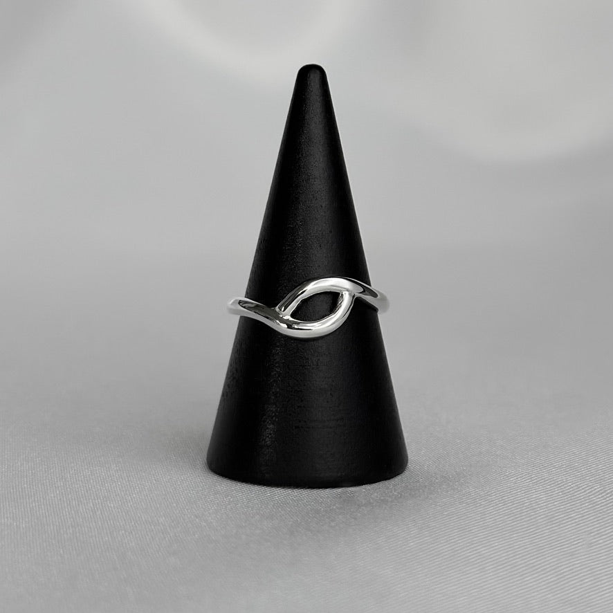 Agape Side Oval Ring
